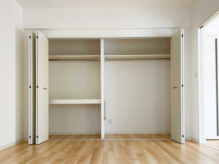 クローゼット扉